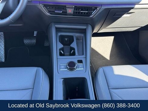 Used 2025 Volkswagen Tiguan SE image 16