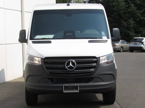 Used 2025 Mercedes-Benz Sprinter 2500 image 3