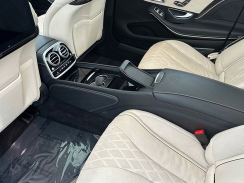 Used 2018 Mercedes-Benz Maybach S 650 image 26