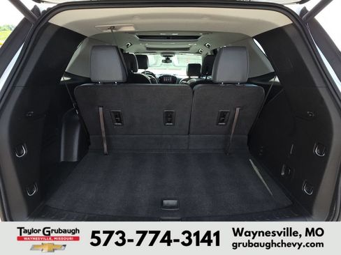 Used 2018 Chevrolet Traverse LT FWD image 36