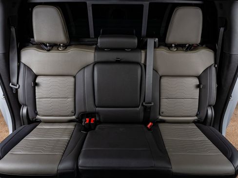 Used 2024 Chevrolet Silverado 2500 ZR2 w/ ZR2 Bison Edition image 34