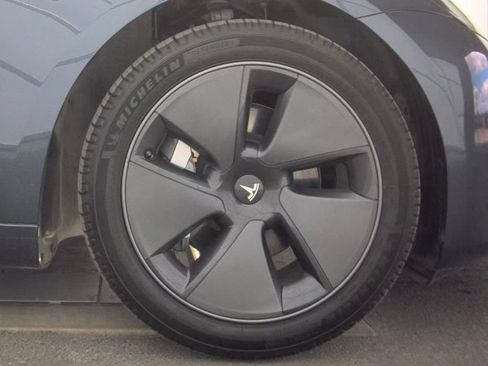 Used 2023 Tesla Model 3 Standard Range image 12