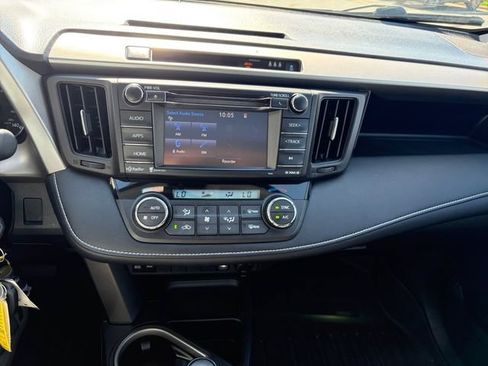 Used 2017 Toyota RAV4 XLE w/ Carpet Mat Package AWD/4WD image 12