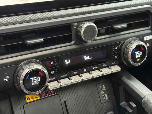 Used 2025 Toyota Tacoma TRD Pro image 20