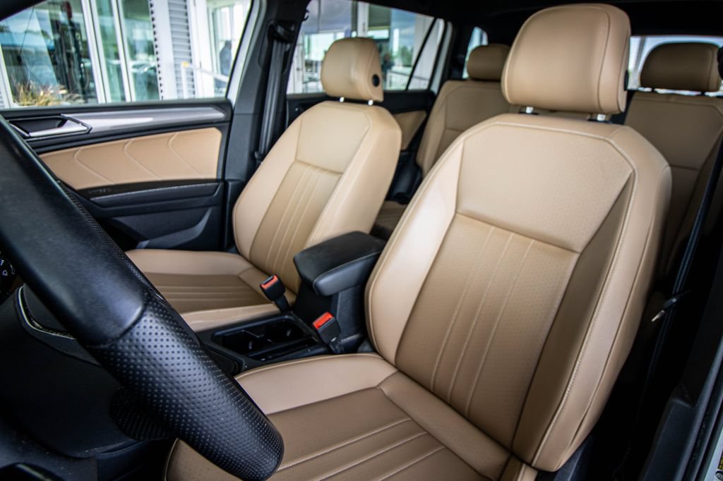 Certified 2024 Volkswagen Tiguan SE R-Line FWD image 24