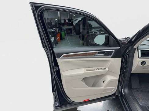 Used 2019 Volkswagen Atlas SEL Premium AWD/4WD image 24