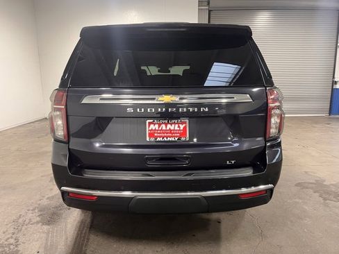 Used 2023 Chevrolet Suburban LT image 4