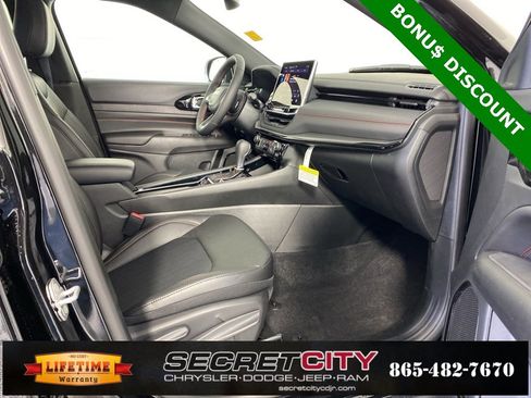 New 2026 Jeep Compass Trailhawk image 31