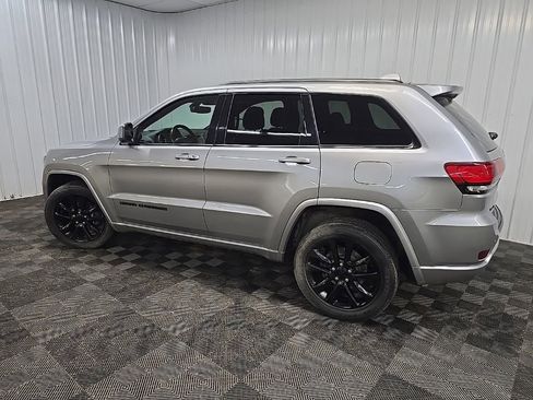 Used 2020 Jeep Grand Cherokee Altitude AWD/4WD image 4