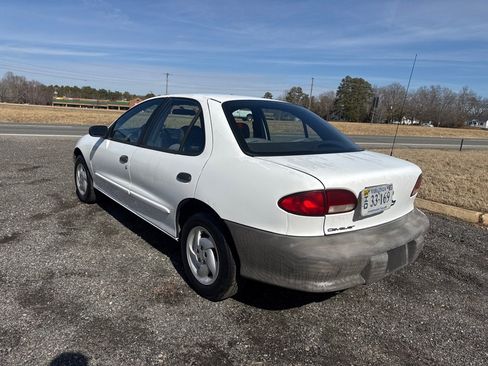 Used 1999 Chevrolet Cavalier Sedan image 6