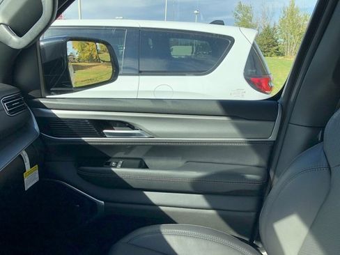 New 2025 Jeep Wagoneer Series II w/ Convenience Group I image 11