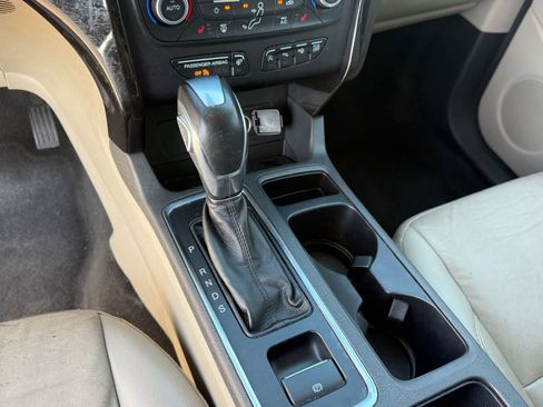Used 2019 Ford Escape Titanium FWD image 22