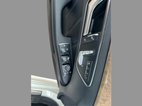 Used 2014 Mercedes-Benz E 550 Sport image 27