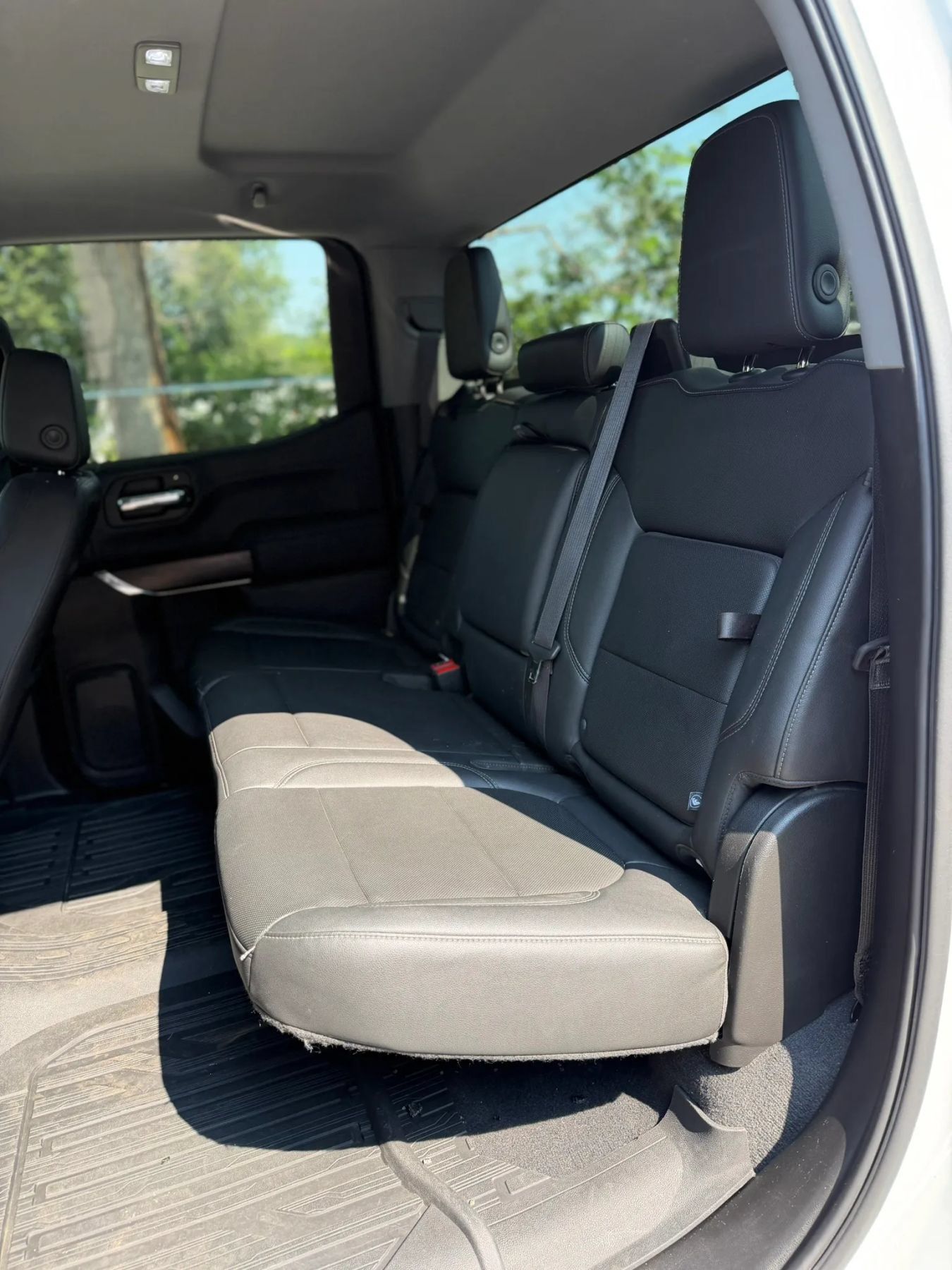 Used 2019 GMC Sierra 1500 SLT AWD/4WD image 13