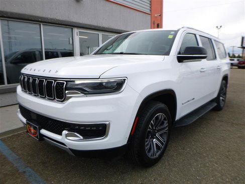 Used 2023 Jeep Wagoneer L Series II AWD/4WD image 1