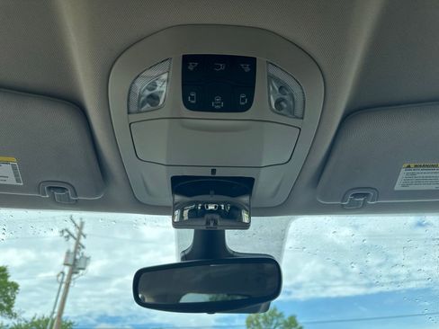 Used 2023 Chrysler Pacifica Touring-L FWD image 20