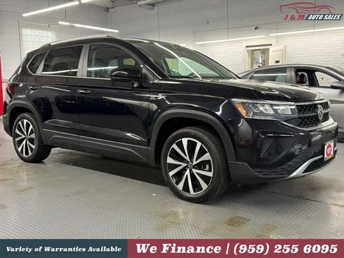 Used 2022 Volkswagen Taos SE AWD/4WD image 5