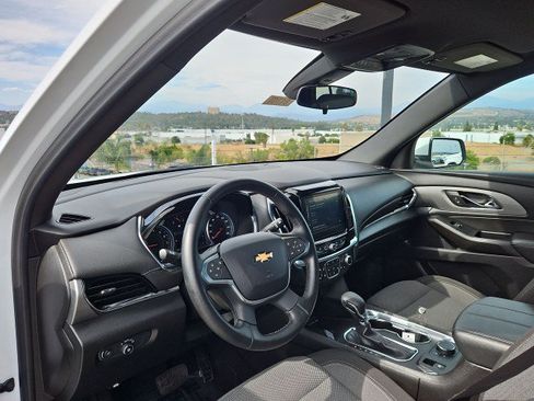 Used 2023 Chevrolet Traverse LT FWD image 10