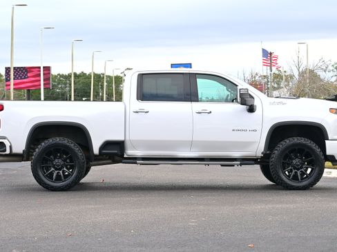 Used 2020 Chevrolet Silverado 2500 High Country image 7
