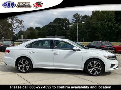 Used 2022 Volkswagen Passat 2.0T SE image 8