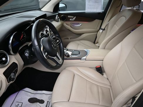 Used 2022 Mercedes-Benz GLC 300 w/ Premium Package Lite image 28