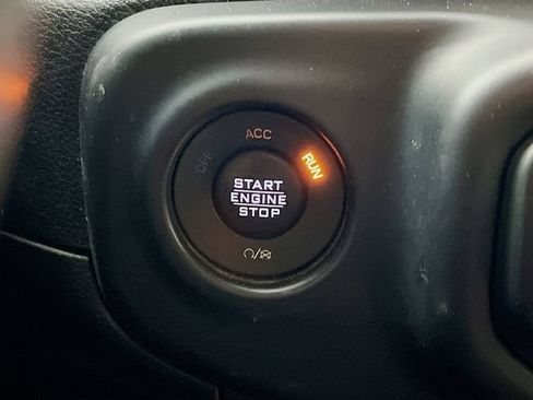 Used 2018 Jeep Wrangler Unlimited Sport AWD/4WD image 16