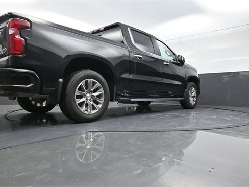 Used 2022 Chevrolet Silverado 1500 High Country w/ Technology Package image 33