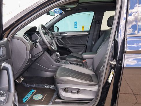 Used 2024 Volkswagen Tiguan SE R-Line FWD image 12