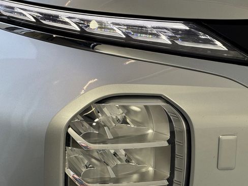 Used 2025 Mitsubishi Outlander SEL image 10