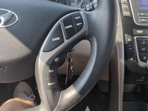Used 2016 Hyundai Elantra GT FWD image 19