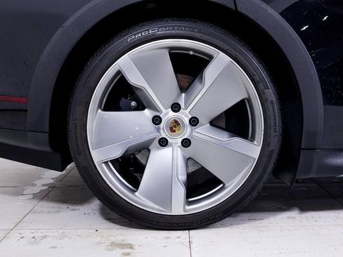 Certified 2024 Porsche Taycan 4 Cross Turismo w/ Premium Package image 22