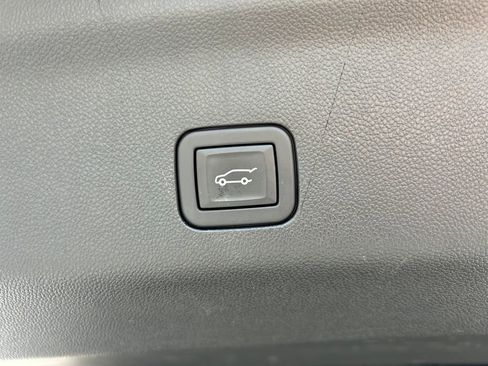 Used 2024 Cadillac Escalade ESV Premium Luxury image 48