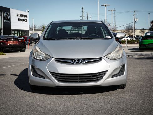 Used 2015 Hyundai Elantra SE image 3