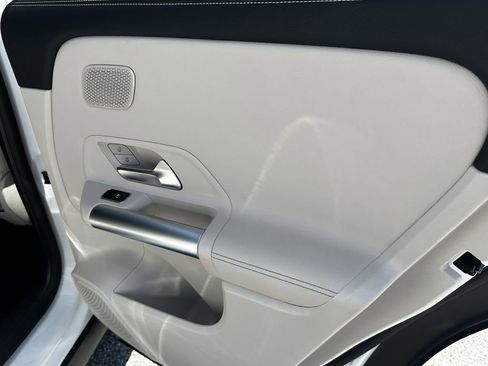 Certified 2025 Mercedes-Benz GLA 250 4MATIC image 19