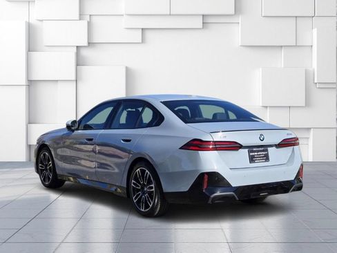 Used 2026 BMW 530i xDrive w/ M Sport Package AWD/4WD image 8