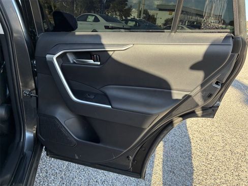 Used 2023 Toyota RAV4 XLE Premium image 30