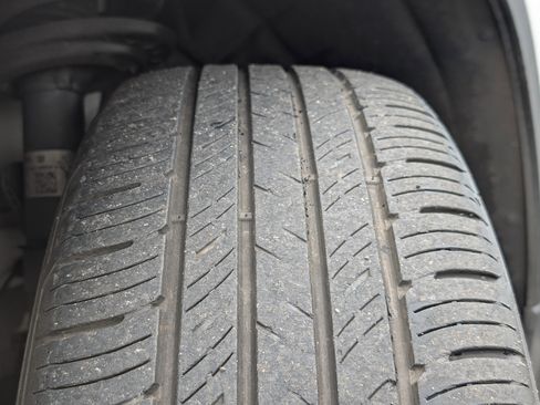 Used 2019 Chevrolet Traverse RS image 36