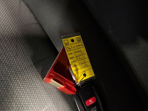 Used 2025 Toyota RAV4 XLE w/ Convenience Package image 37