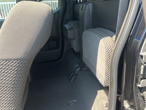 Used 2008 Nissan Frontier SE w/ SE Value Truck Pkg AWD/4WD image 10