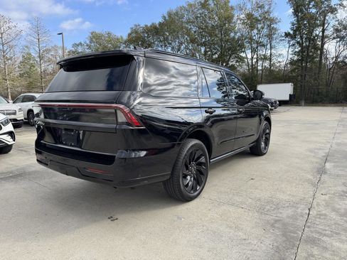 Used 2025 Lincoln Navigator Reserve w/ Jet Appearance Package image 27