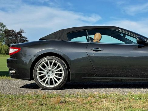 Used 2010 Maserati GranTurismo Convertible RWD image 7