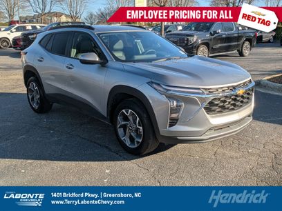 Used 2025 Chevrolet Trax LT w/ LT Convenience Package