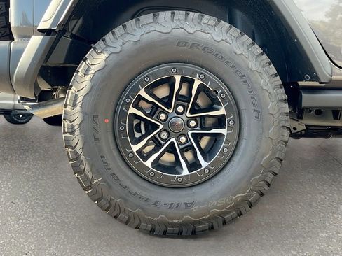 New 2026 Jeep Wrangler Unlimited Rubicon w/ Xtreme 35 Tire Package AWD/4WD image 28