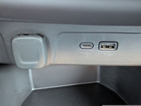 Used 2024 Chevrolet Trax RS image 22