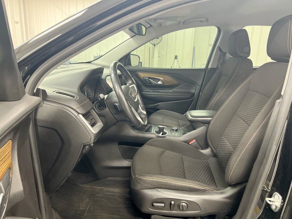Used 2019 GMC Terrain SLE w/ Driver Convenience Package FWD image 18