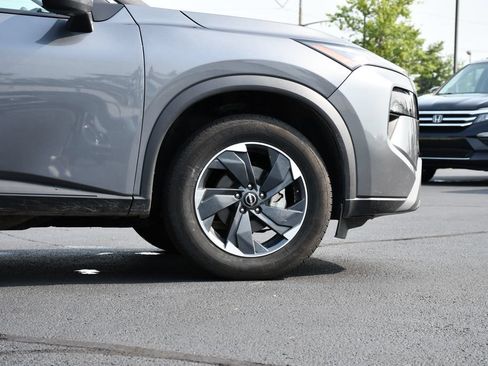 Used 2025 Nissan Rogue SV AWD/4WD image 9