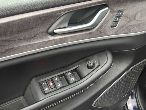 Used 2024 Jeep Grand Cherokee Limited 4xe image 12