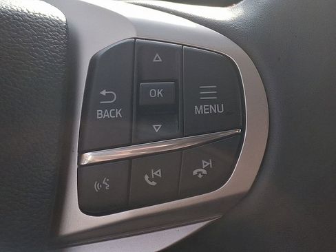 Used 2025 Ford Explorer Active image 22