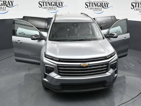 Used 2025 Chevrolet Traverse LT AWD/4WD image 34