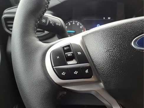 Used 2023 Ford Explorer XLT AWD/4WD image 15